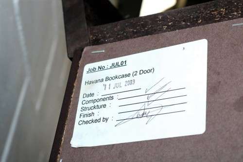 A magnificent Weylandts "Havana" double-door bookcase with glass shelves and a built-in light - WOW