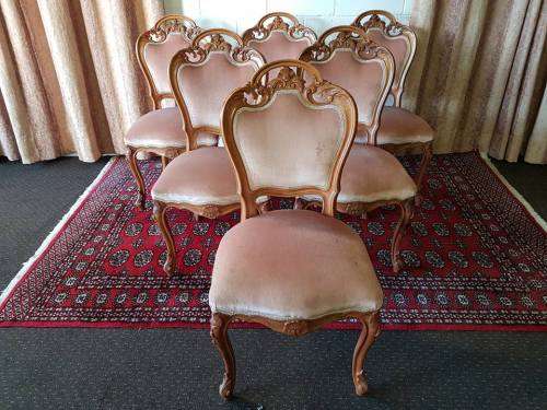 PRICE REDUCED! Antique Victorian Walnut dining room suite w exquisitely carved detailing - STUNNING