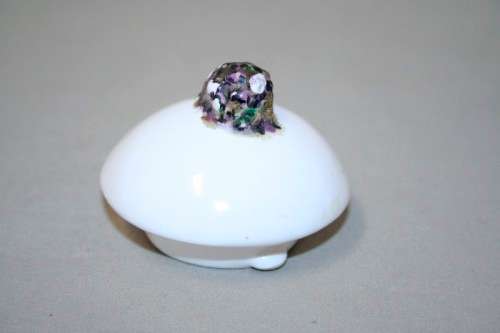 A wonderful vintage hand painted "grape" themed collectable teapot in good condition - RS17Sale