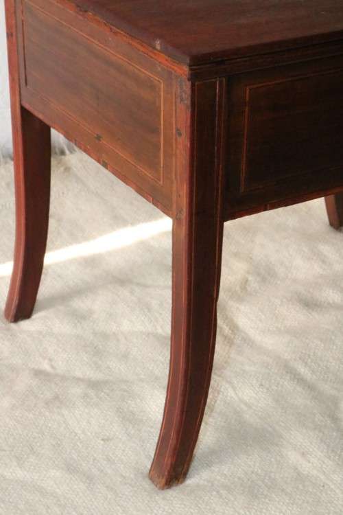 A wonderful vintage Mahogany occasional coffee table with wooden inlay detailing - lovely