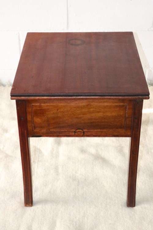 A wonderful vintage Mahogany occasional coffee table with wooden inlay detailing - lovely