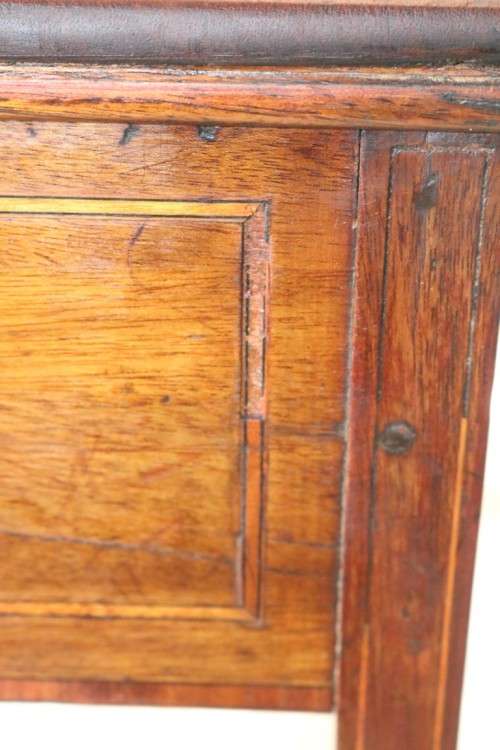 A wonderful vintage Mahogany occasional coffee table with wooden inlay detailing - lovely