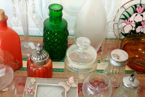 "Job Lot" An awesome collection of assorted glassware incl stained glass & much more; RS17Sale