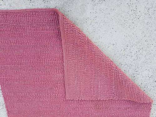 Awesome dusty-pink woven wool carpets with a plain-colour design - price/carpet - RS17Sale