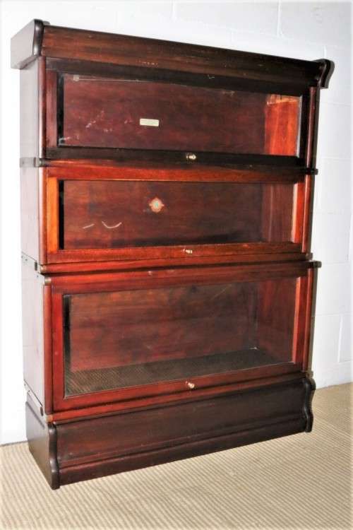 A superb antique "Globe Wernicke" Mahogany 3-section stacking bookcase w glass doors - high quality!