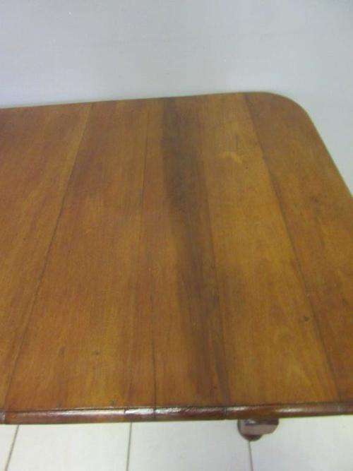 A gorgeous and stylish Oak occasional table - perfect dining table in smaller areas!