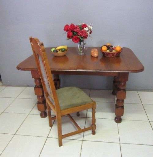 A gorgeous and stylish Oak occasional table - perfect dining table in smaller areas!