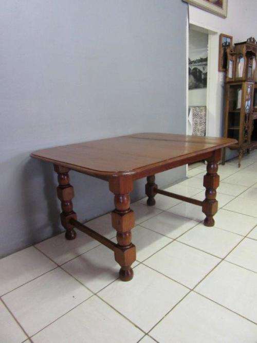 A gorgeous and stylish Oak occasional table - perfect dining table in smaller areas!