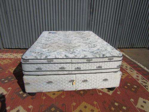 An awesome double "Edblo Sundowner" bed - mattress and base set in good condition - RS17Sale