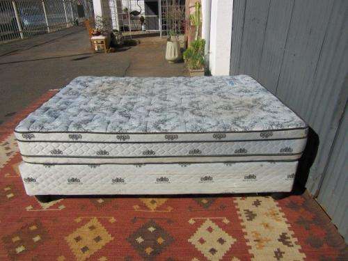 An awesome double "Edblo Sundowner" bed - mattress and base set in good condition - RS17Sale
