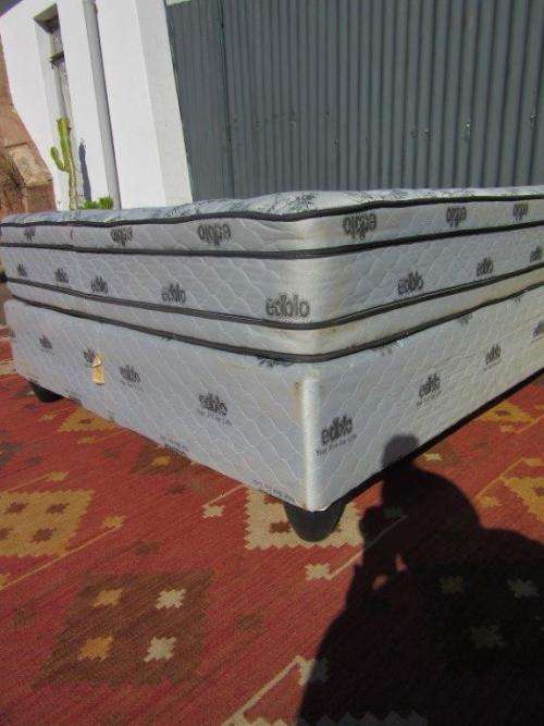 An awesome double "Edblo Sundowner" bed - mattress and base set in good condition - RS17Sale