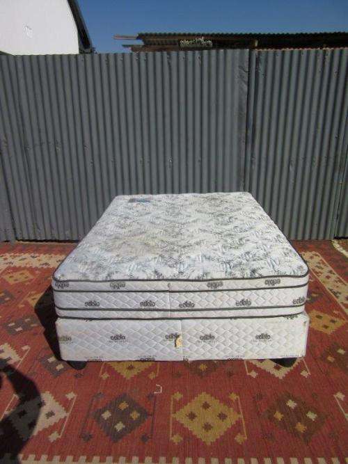 An awesome double "Edblo Sundowner" bed - mattress and base set in good condition - RS17Sale