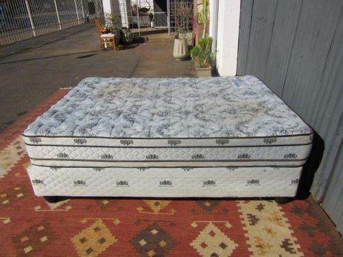 An awesome double "Edblo Sundowner" bed - mattress and base set in good condition - RS17Sale