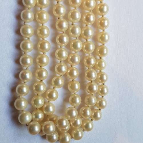 A beautiful 136cm endless-strand of ivory-white Japanese Akoya cultured pearls in stunning condition
