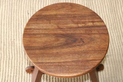 An awesome and solidly made Solid Oak foot stool in excellent condition - very sturdy