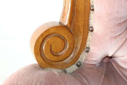 2x gorgeous Victorian French Walnut arm chairs with deep button detailing & stunning pink upholstery