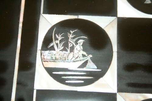 **RS17** A Vietnamese black-lacquered chess & backgammon board w/ mother of pearl inlay