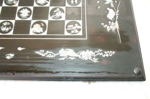 **RS17** A Vietnamese black-lacquered chess & backgammon board w/ mother of pearl inlay
