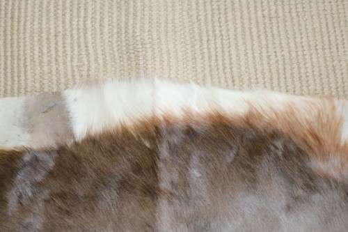 **RS17** An awesome (1,3m x 0,9m) genuine Blesbok skin/ hide mat in great condition