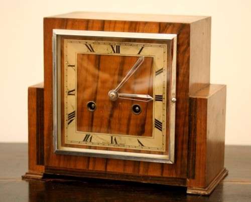 A stylish vintage British made Art Deco "British Clock Coronet" mechanical mantel clock
