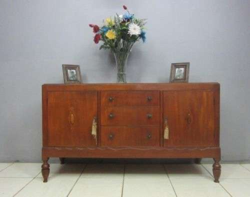 An awesome vintage Art Deco buffet server with 3x good size drawers, two cupboards & bottle inserts