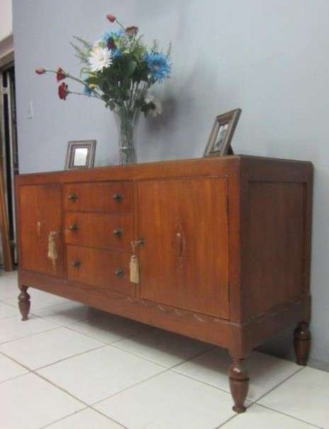 An awesome vintage Art Deco buffet server with 3x good size drawers, two cupboards & bottle inserts