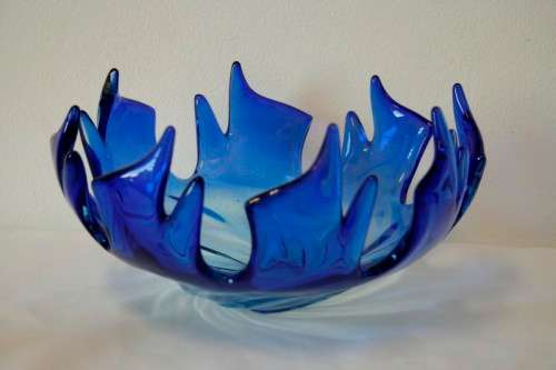Spectacular & beautifully made LRG blue layered glass bowl w/ a flame appearance in great condition