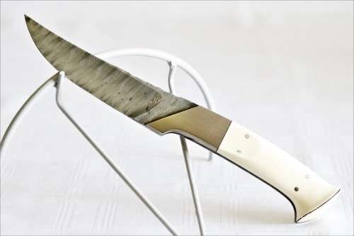 An amazing and very rare original Fanie La Grange custom made knife with a wooden handle!!