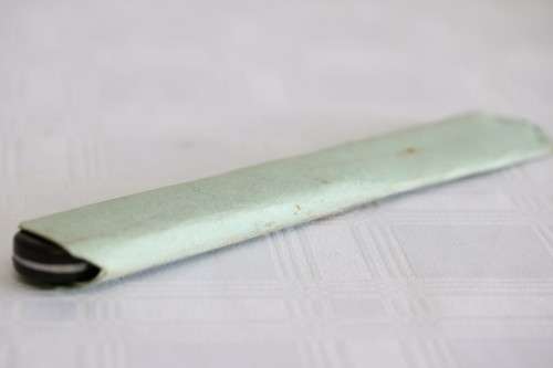 **RS17** Wonderful hand made "Deon" hunting knife with a wooden handle - in stunning condition!