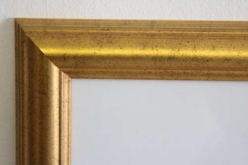**RS17** A pair of gold gilded moulded picture frames in great condition - perfect for photos too