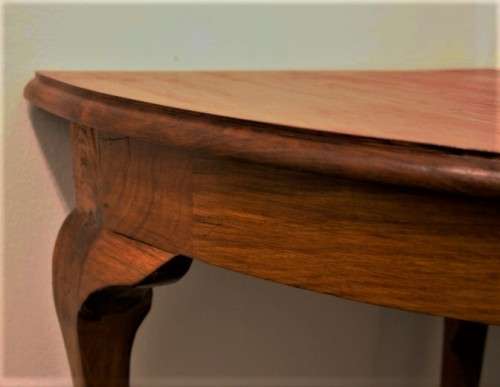 A wonderful vintage solid Teak corner occasional table with Queen Anne legs in great condition