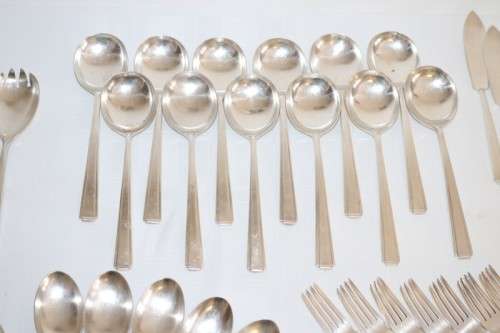 An incredible top-quality vintage British made Cooper Brothers EPNS silver plated 85pc cutlery set