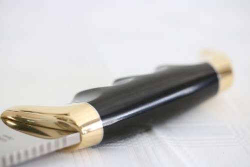 A fantastic high-quality Kershaw 1034 "Elk Hunter" knife with its original box and sheath!!