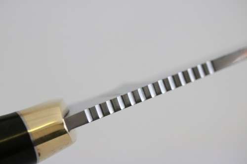 A wonderful and high-quality Kershaw 1030 "Deer Hunter" knife with its original box and sheath!!