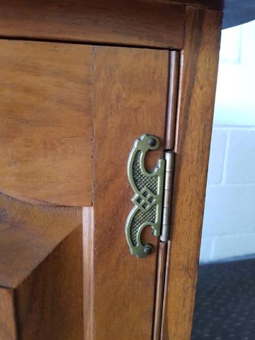 **RS17_Clearance**A stunning & rare vintage Art Deco Kiaat night pedestal cabinet in great condition