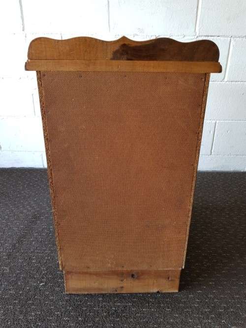 **RS17_Clearance**A stunning & rare vintage Art Deco Kiaat night pedestal cabinet in great condition