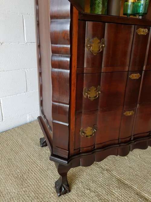 A beautiful vintage ball and claw cocktail cabinet with three spacious drawers and brass handles!!