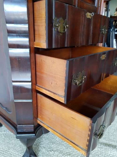A beautiful vintage ball and claw cocktail cabinet with three spacious drawers and brass handles!!