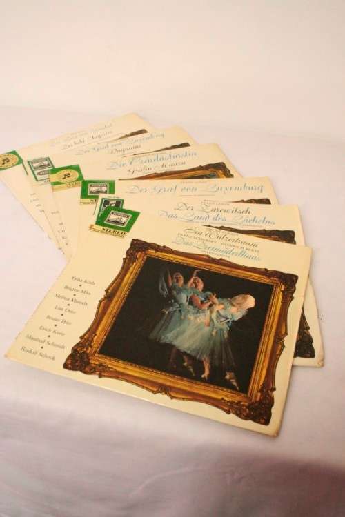 An amazing collection of 6x German music vinyl LPs in good condition. RS17Sale