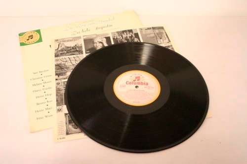 An amazing collection of 6x German music vinyl LPs in good condition. RS17Sale