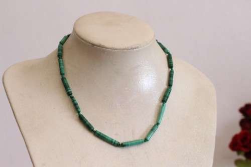 **RS17** A collection of six assorted ladies beaded fashion necklaces in awesome condition