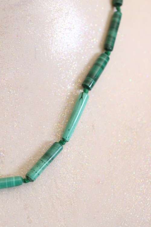 **RS17** A collection of six assorted ladies beaded fashion necklaces in awesome condition