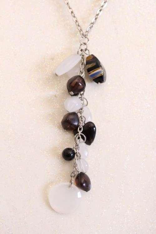 **RS17** A collection of six assorted ladies beaded fashion necklaces in awesome condition