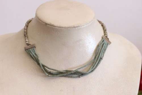 **RS17** A collection of six assorted ladies beaded fashion necklaces in awesome condition