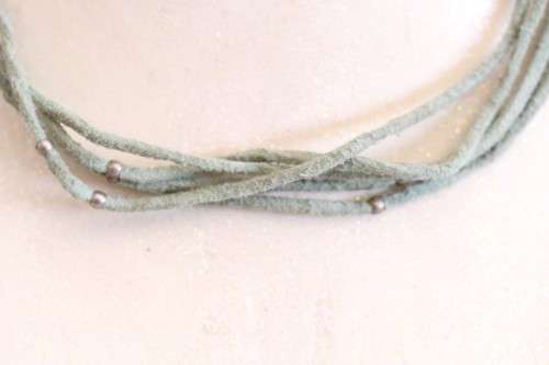 **RS17** A collection of six assorted ladies beaded fashion necklaces in awesome condition