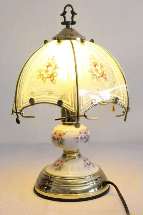 A lovely parlour table lamp w/ a glass shade & a brass-finished base - stunning on a desk - RS17Sale