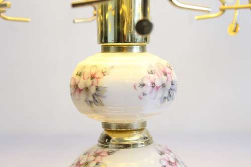 A lovely parlour table lamp w/ a glass shade & a brass-finished base - stunning on a desk - RS17Sale