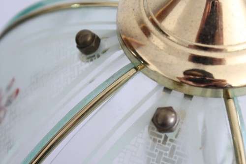 A lovely parlour table lamp w/ a glass shade & a brass-finished base - stunning on a desk - RS17Sale