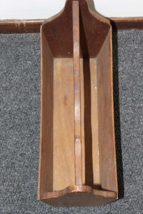 A lovely (Larger) vintage wooden magazine stand/ rack with a carry handle in lovely condition