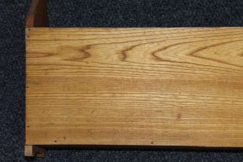 A lovely (Larger) vintage wooden magazine stand/ rack with a carry handle in lovely condition